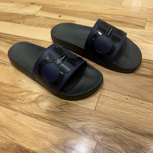 Mens Salvatore Ferragamo Slides - Picture 8 of 10